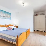 Lovely Studio In Poljica With Kitchen